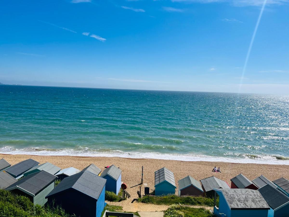 Jungle Lodge Lymington Εξωτερικό φωτογραφία