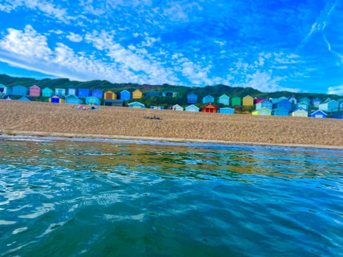 Jungle Lodge Lymington Εξωτερικό φωτογραφία