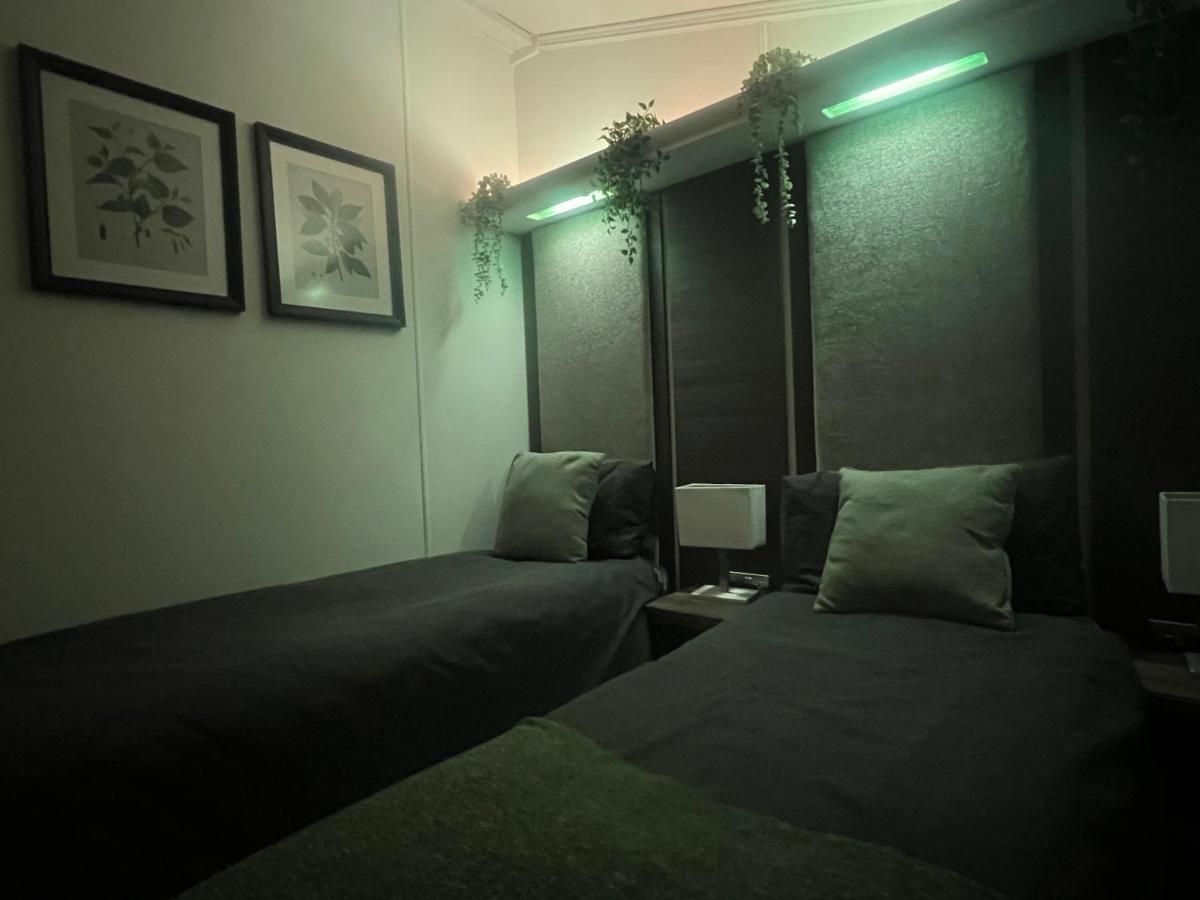 Jungle Lodge Lymington Εξωτερικό φωτογραφία